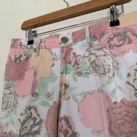 Nine West Vintage America Collection floral capri jeans, size 8/29 - Picture 3 of 7
